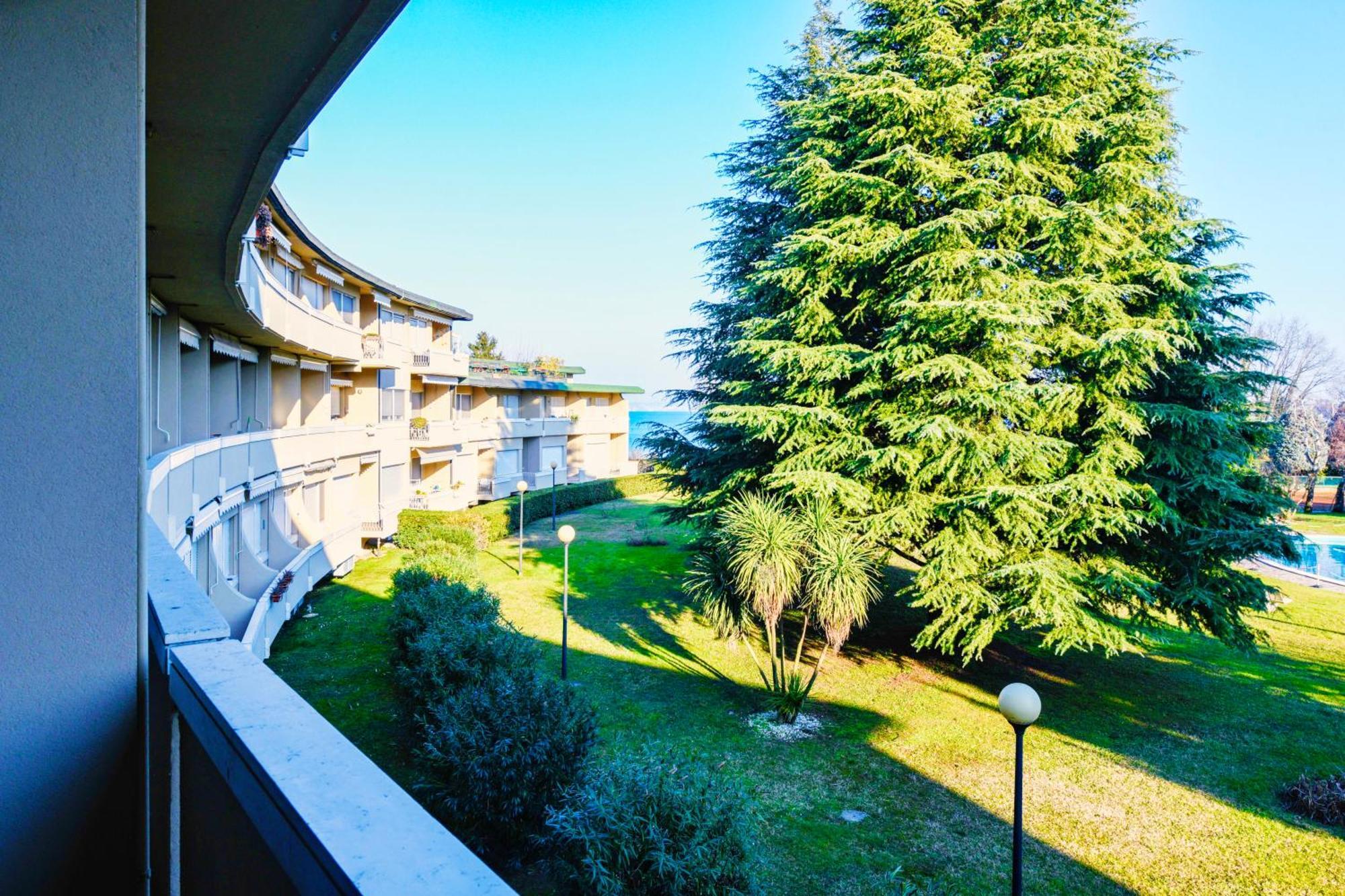 The Riva Apartment Sirmione Ngoại thất bức ảnh